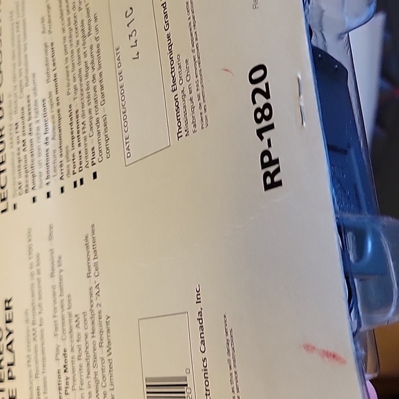 Radio Am/fm stereo cassette player brand new sealed RCA bass booster with head - Picture 7 of 8